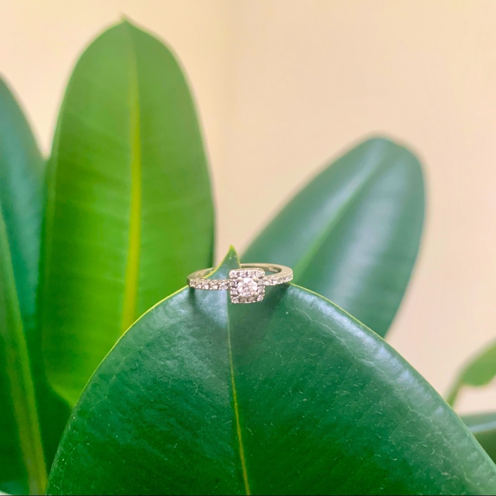 Vintage Diamond 14k White Gold Ring Halo - Picture 3 of 5